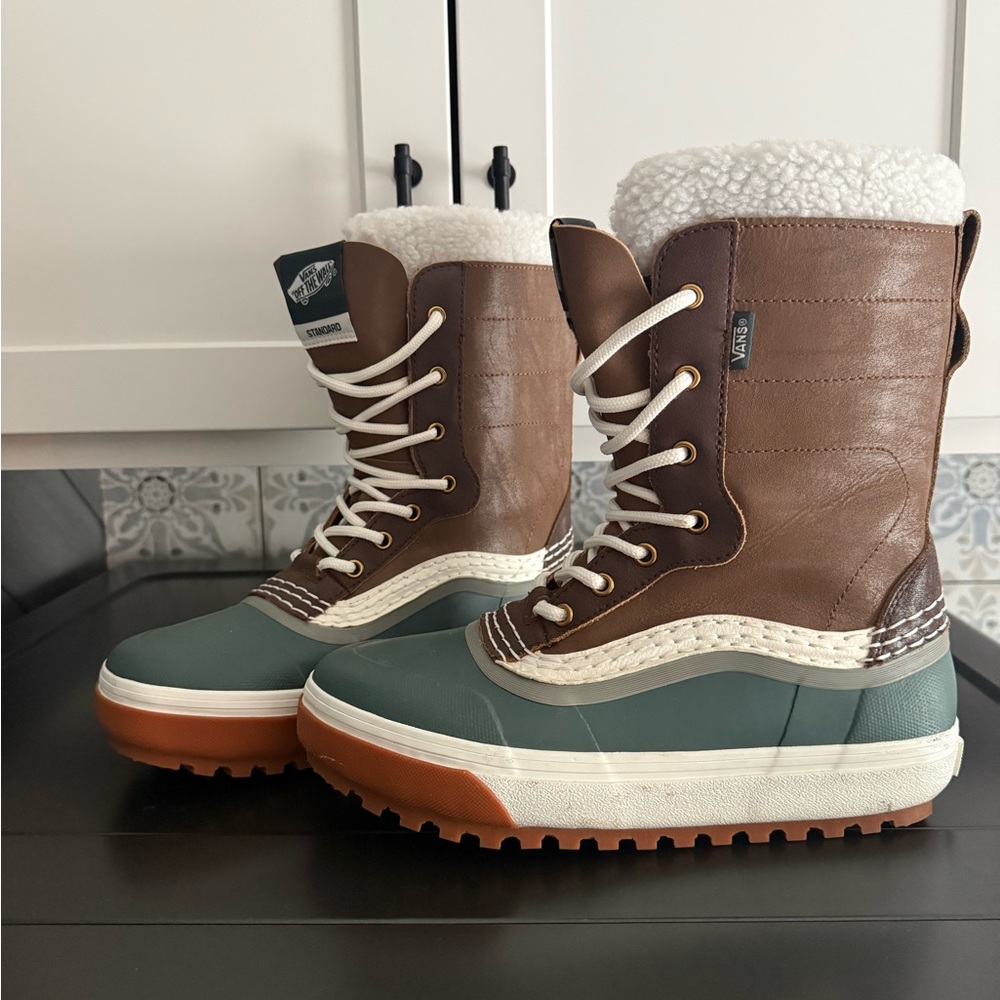 VANS standard MTE snow boots